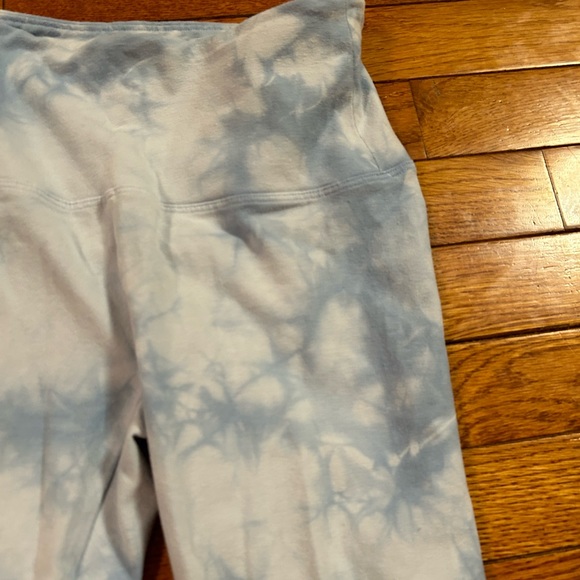 Yoga leggings by VS Pink - Picture 4 of 6